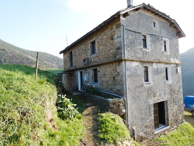 CASA DE PIEDRA PARA RESTAURAR CON PARCELA, ZONA DE MONTAÑA photo 0