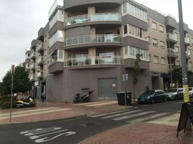 AMPLIO LOCAL EN ZONA INMEJORABLE photo 0