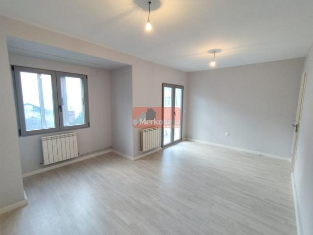 SE VENDE PISO REFORMADO AMPLIO Y LUMINOSO EN MIGUEL CERVANTES photo 0