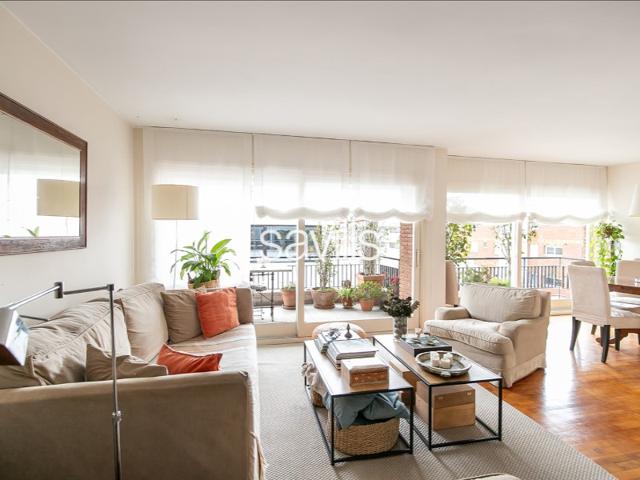 Piso En venta en Barcelona photo 0