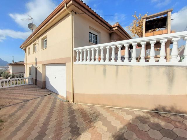 Casa En venta en Abrera photo 0