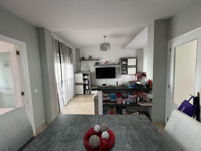Unifamiliar Pareada En venta en Las Torres, Utrera photo 0