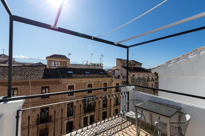 Se alquila Ático Dúplex en el centro de Granada photo 0