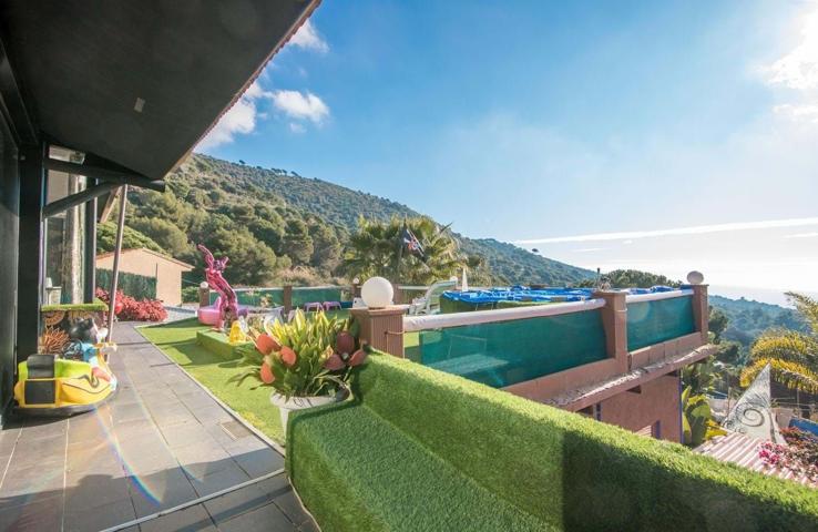 Impresionante casa de diseño amueblada y equipada con vistas en Teià photo 0