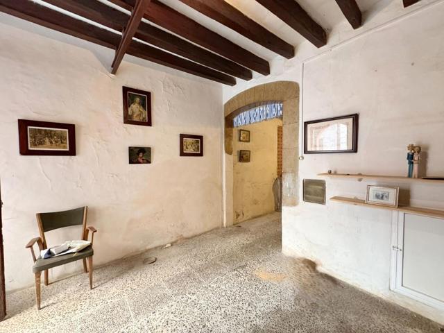 ¡Oportunidad única Sa Pobla! Casa con gran potencial en zona peatonal photo 0