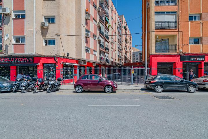 Piso en Zona Hipercor photo 0