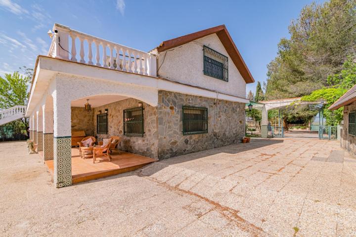 EXCLUSIVA VILLA DE 3000M , AL LADO DEL AEROPUERTO DE GRANADA photo 0