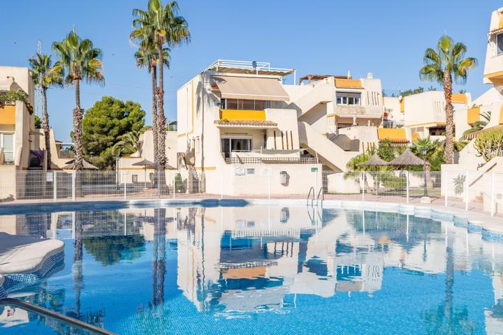 Maravillosa vivienda reformada a 5 min de la playa, PARA TODO EL AÑO, con garaje, con 2 piscinas photo 0