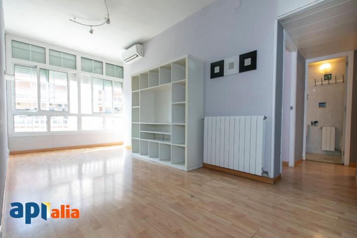 Piso en Venta en Esplugues (El Gall) photo 0