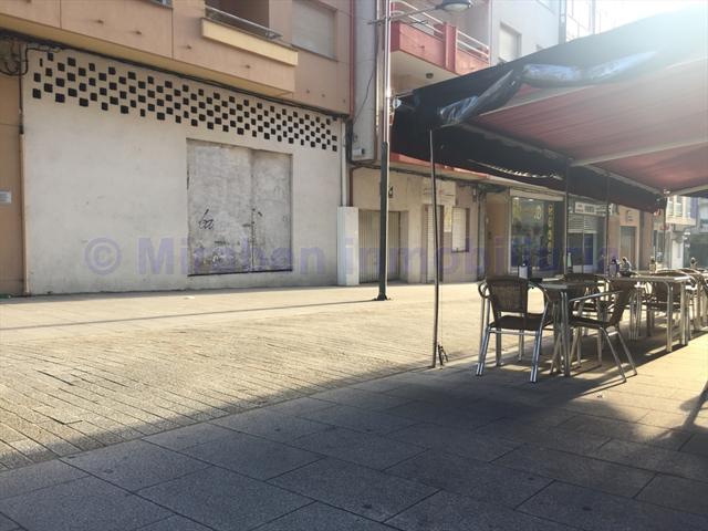 BAJO COMERCIAL EN CALLE PEATONAL. EN ALQUILER- MUY CENTRICO photo 0