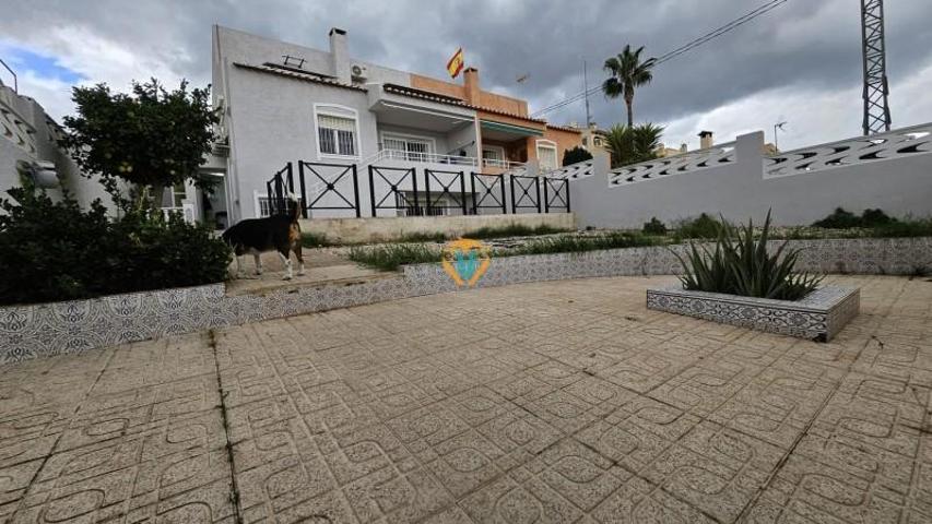 Bungalow en venta en La Nucia, Panorama photo 0