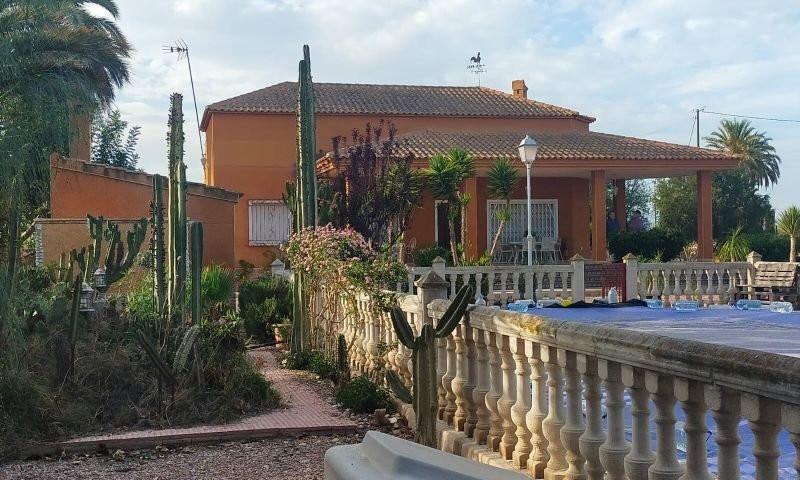 Chalet en venta en Elche photo 0