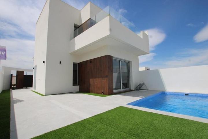 Chalet en venta en San Fulgencio photo 0