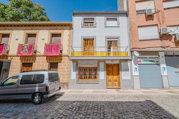 Adosada en venta en Pinos Puente, Vega de granada zona noroeste photo 0
