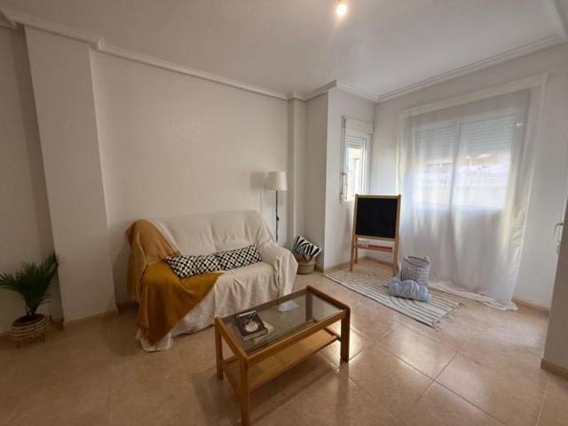 Apartamento en venta en Torrevieja photo 0