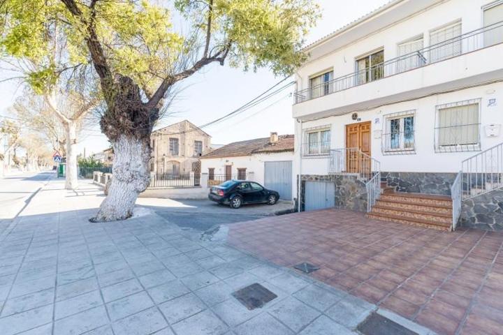 Adosada en venta en Fuente Vaqueros, Vega de granada zona noroeste photo 0