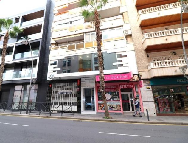 Piso en venta en Torrevieja, Centro photo 0