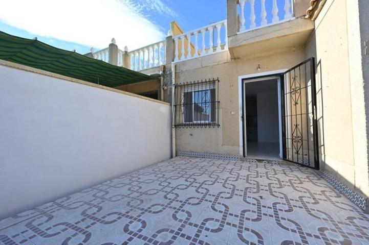 Bungalow en venta en Torrevieja, Doña ines photo 0