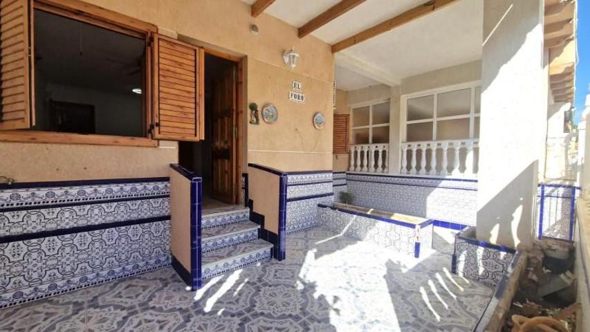 Casas de pueblo en venta en Torrevieja photo 0