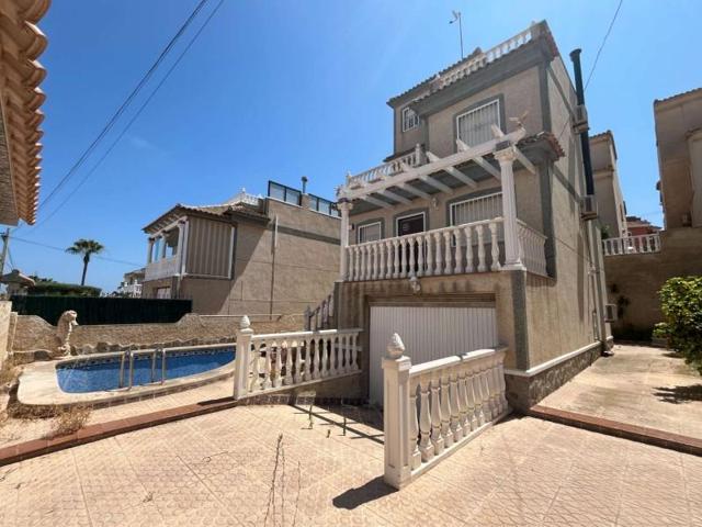 Chalet en venta en San Miguel de Salinas photo 0