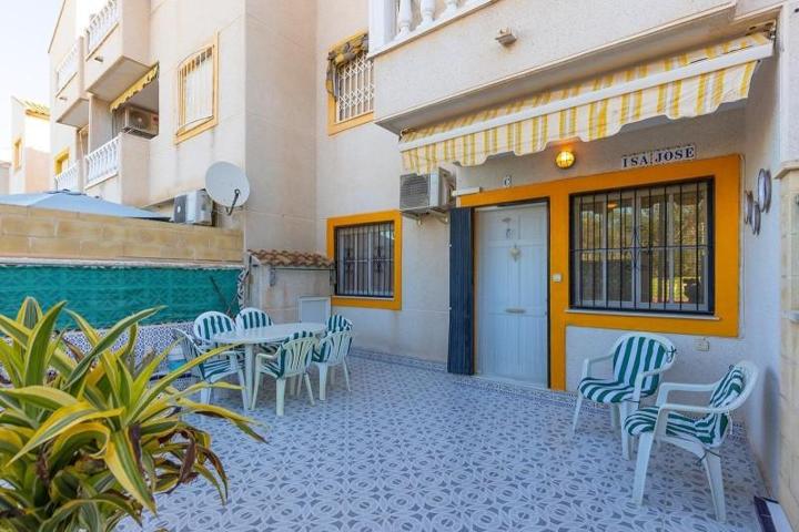 Bungalow en venta en Torrevieja photo 0