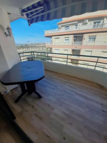 Apartamento en venta en Torrevieja photo 0