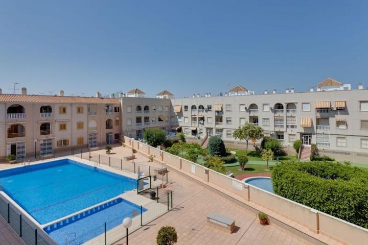 Piso en venta en Torrevieja, Baix Segura photo 0