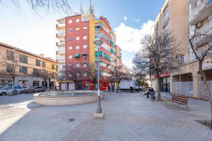 Piso en venta en Granada, Zaidín photo 0