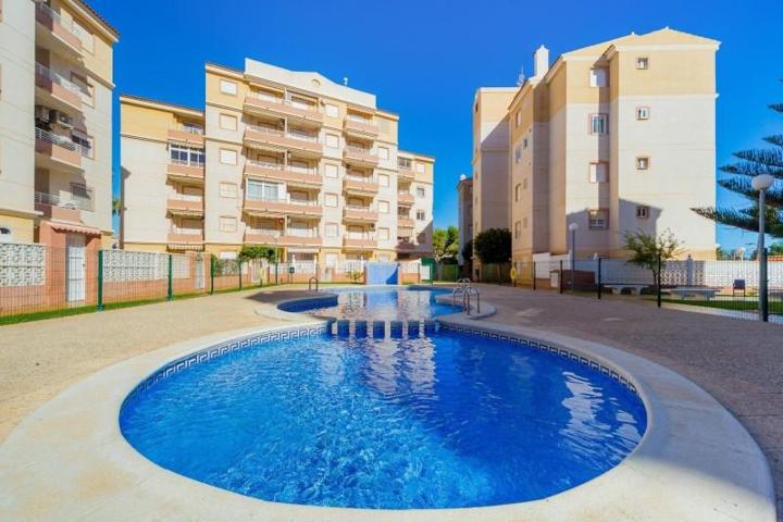 Chalet en venta en Torrevieja photo 0