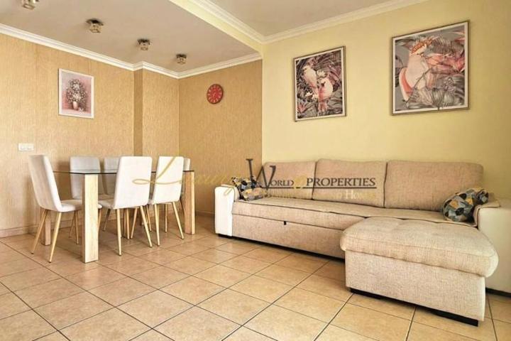 Adosada en venta en Adeje, Calle Beirut, 38660 photo 0