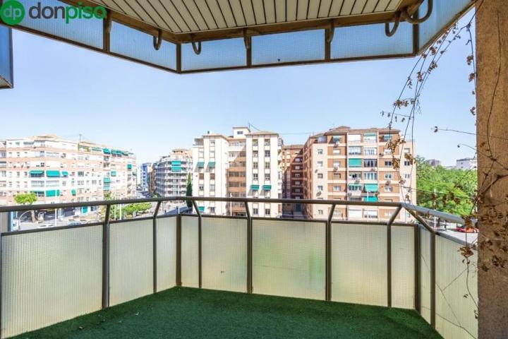 Piso en venta en Granada, Plaza einstein photo 0