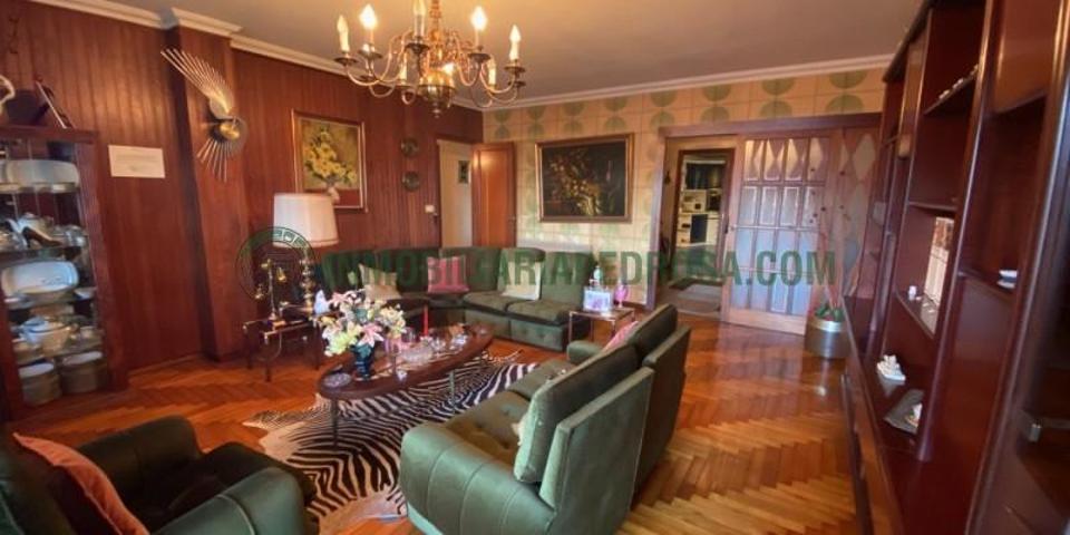 Piso en venta en Marín, Centro photo 0