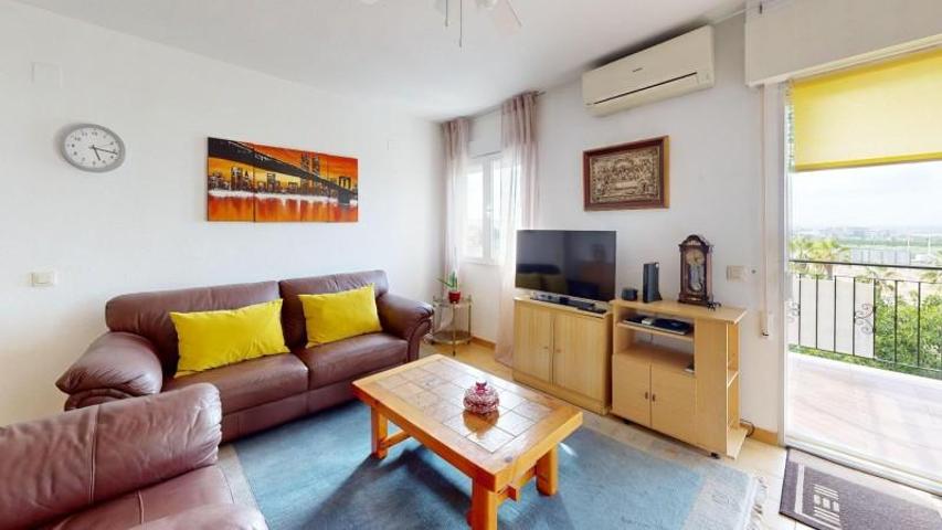 Apartamento en venta en Torrevieja photo 0