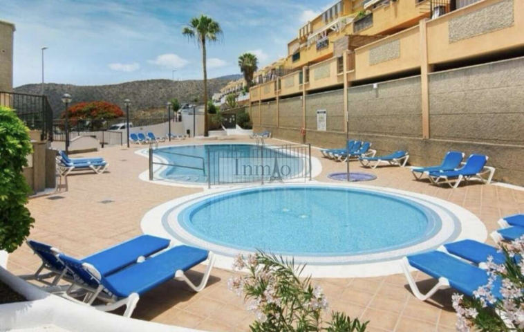 Apartamento en venta en Adeje, Torviscas photo 0