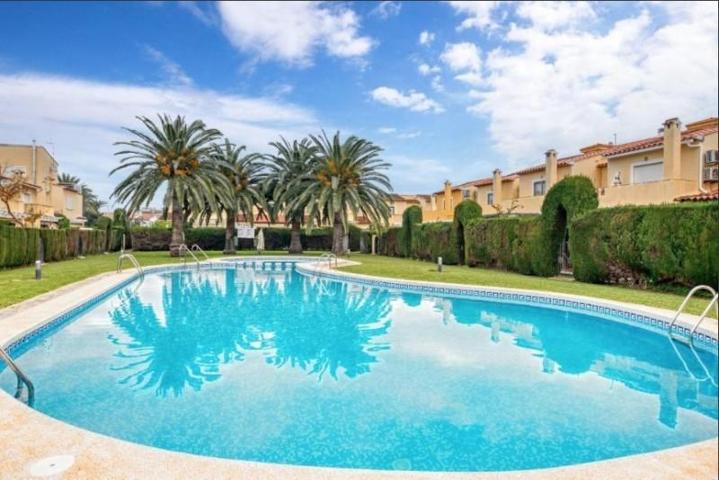 Adosada en venta en Denia, Las Marinas photo 0