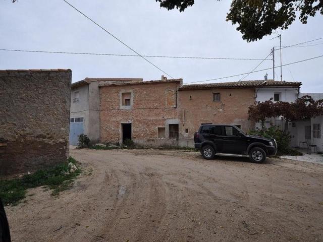 Casa con terreno en venta en Jumilla photo 0