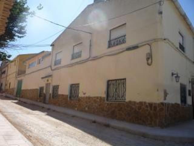 Casa con terreno en venta en Pinoso, Comunidad valenciana photo 0