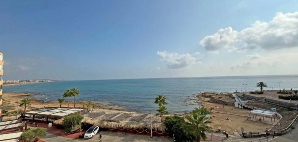 Apartamento en venta en Torrevieja photo 0