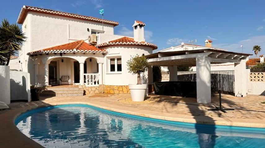 Chalet en venta en Els Poblets photo 0