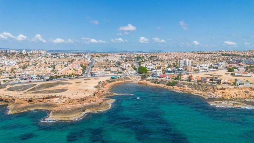 Adosada en venta en Torrevieja photo 0