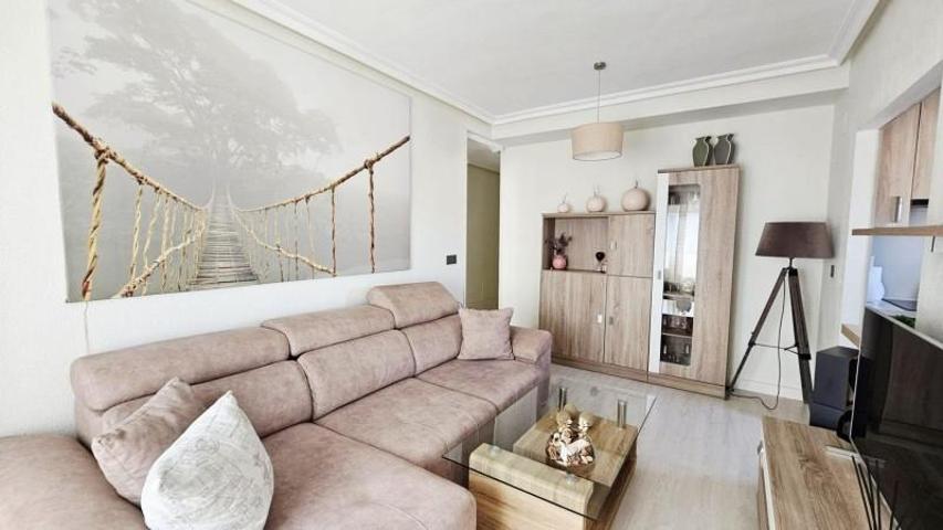 Apartamento en venta en Torrevieja photo 0