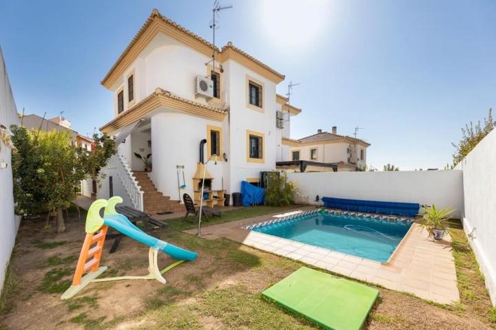 Chalet en venta en Albolote, Cortijo del aire photo 0