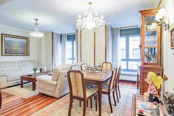 Piso en venta en Oviedo, Oviedo photo 0