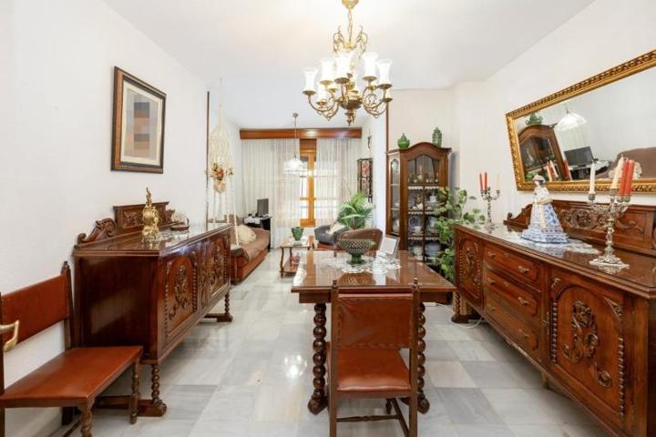 Piso en venta en Granada, Alhamar photo 0