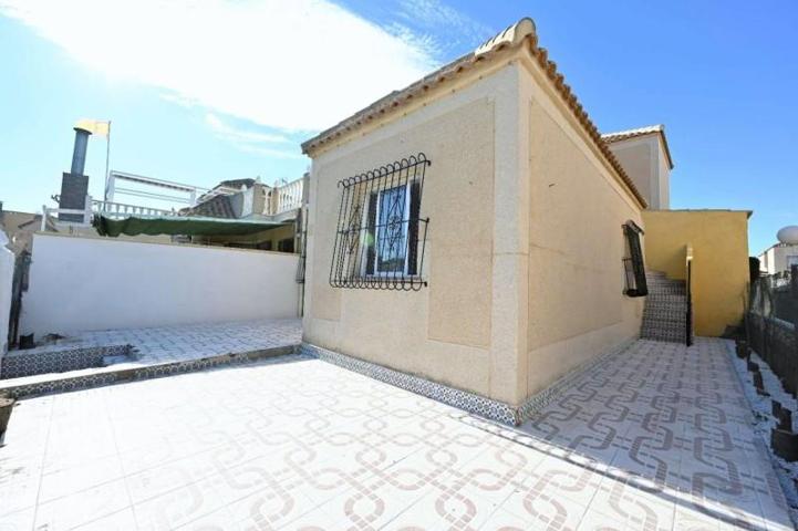 Bungalow en venta en Torrevieja photo 0