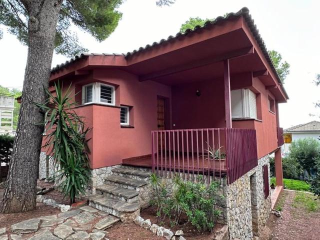 Chalet en venta en Segur de Calafell, Centro photo 0