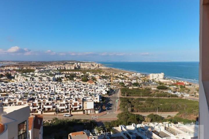 Apartamento en venta en Torrevieja, Cabo cervera photo 0