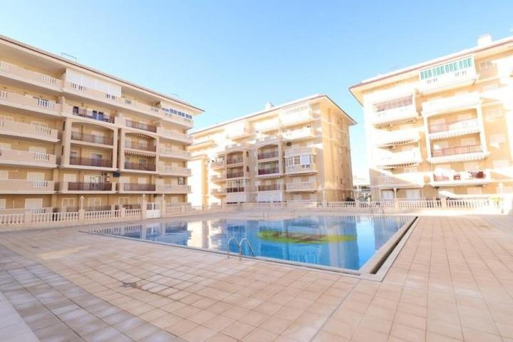 Apartamento en venta en Torrevieja photo 0