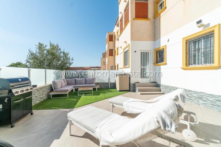 Apartamento en venta en Orihuela Costa photo 0