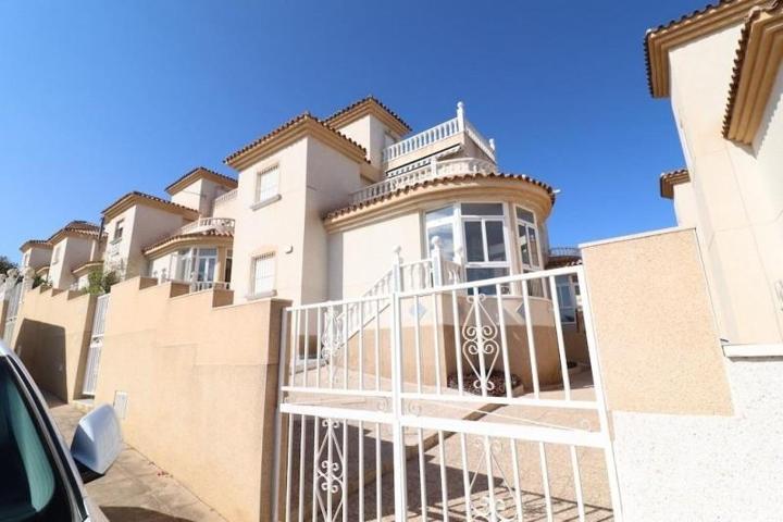 Chalet en venta en Orihuela Costa photo 0